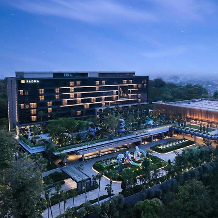 Padma Hotel Семаранг Экстерьер фото