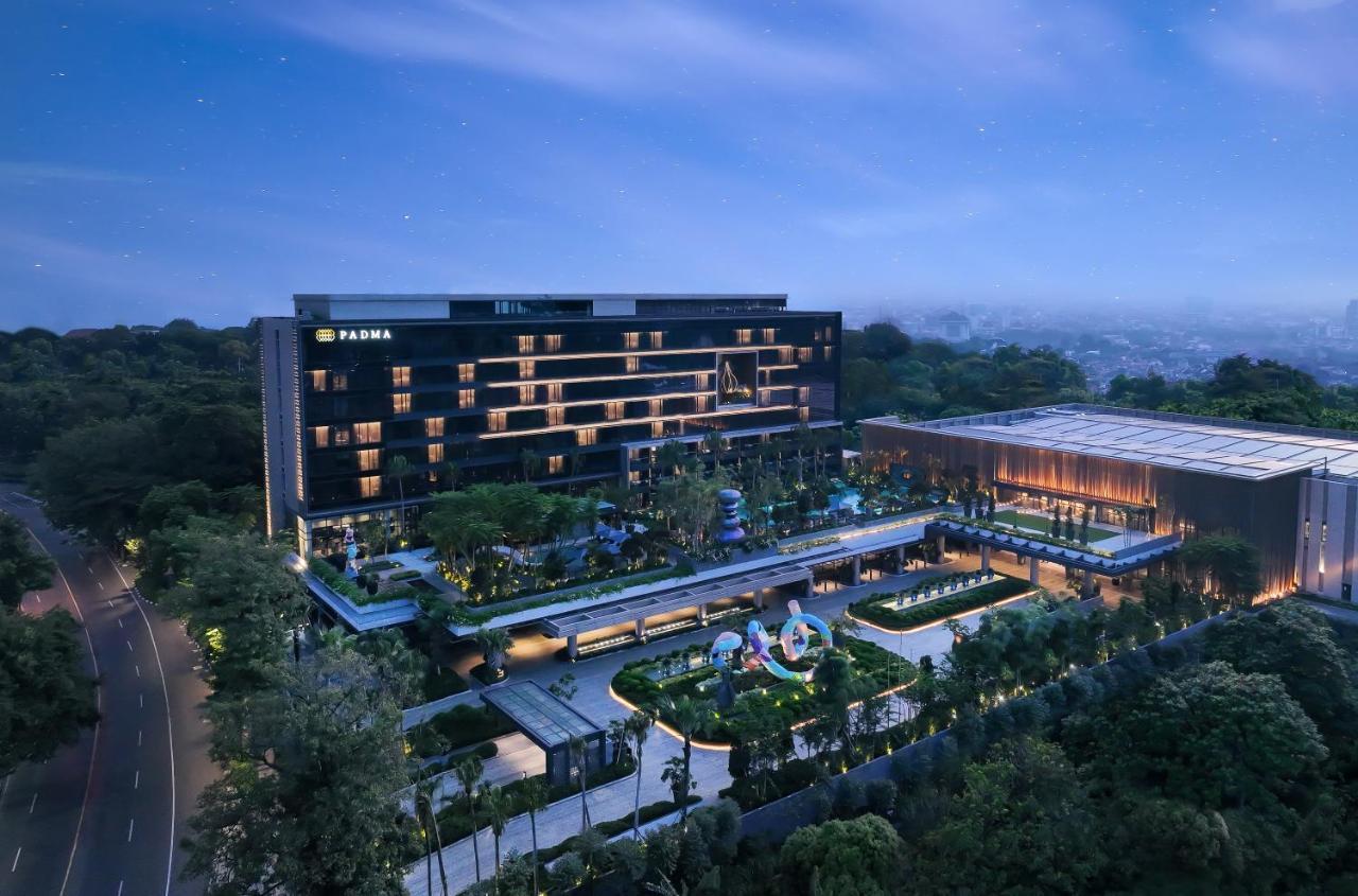 Padma Hotel Семаранг Экстерьер фото